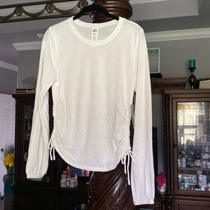 NWT. White long sleeve tee